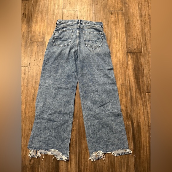 American Eagle High Rise Distressed Blue Jeans - Picture 3 of 6